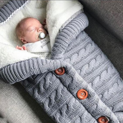 Zimski pleteni pokrivač za bebe